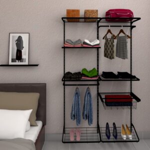 A imagem destaca um sistema de closet modular com módulos ajustáveis na cor preta, com pagamento realizado somente na entrega.